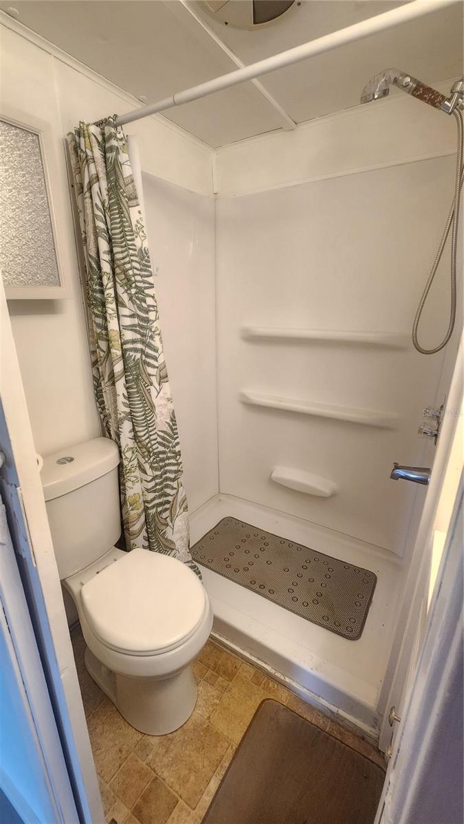 Image 12 of 24 For 12766 Seminole Boulevard 53