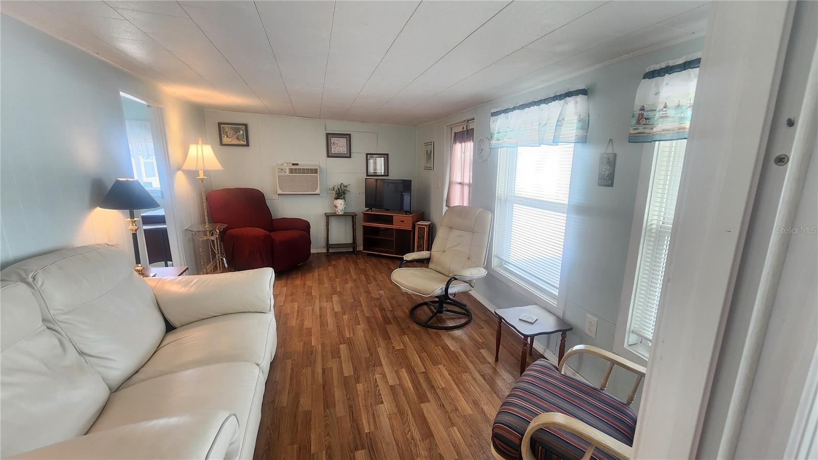 Image 4 of 24 For 12766 Seminole Boulevard 53