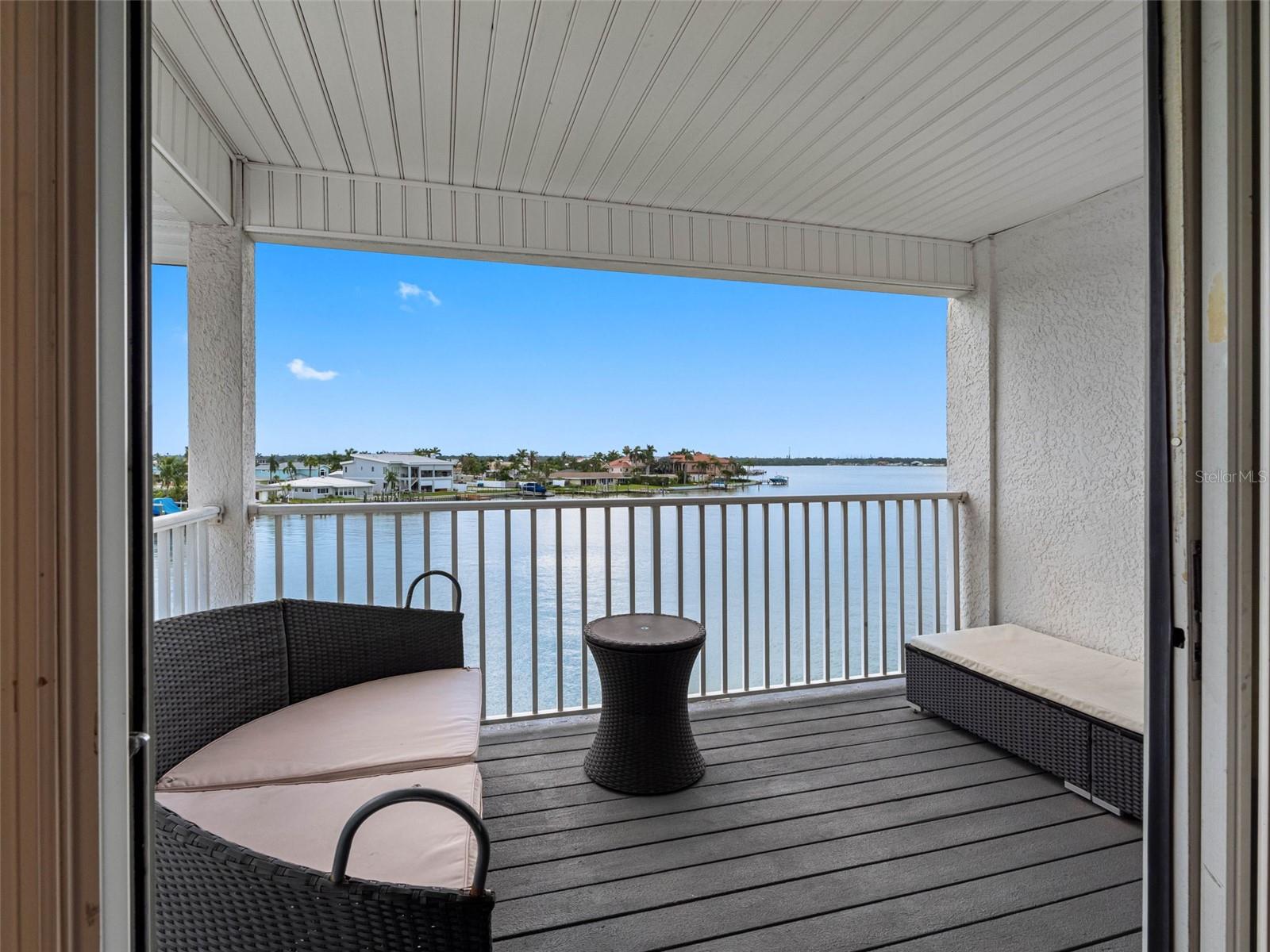 Image 20 of 41 For 113 Yacht Club Circle