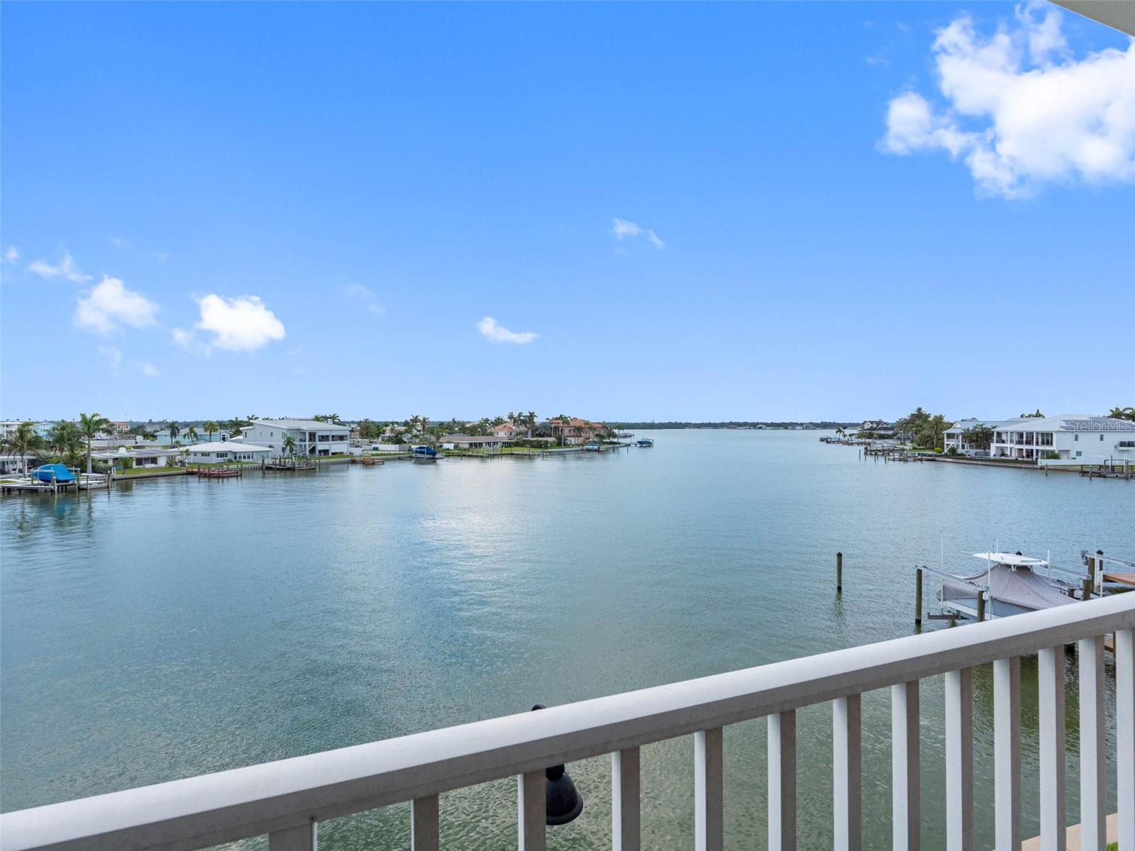 Image 21 of 41 For 113 Yacht Club Circle