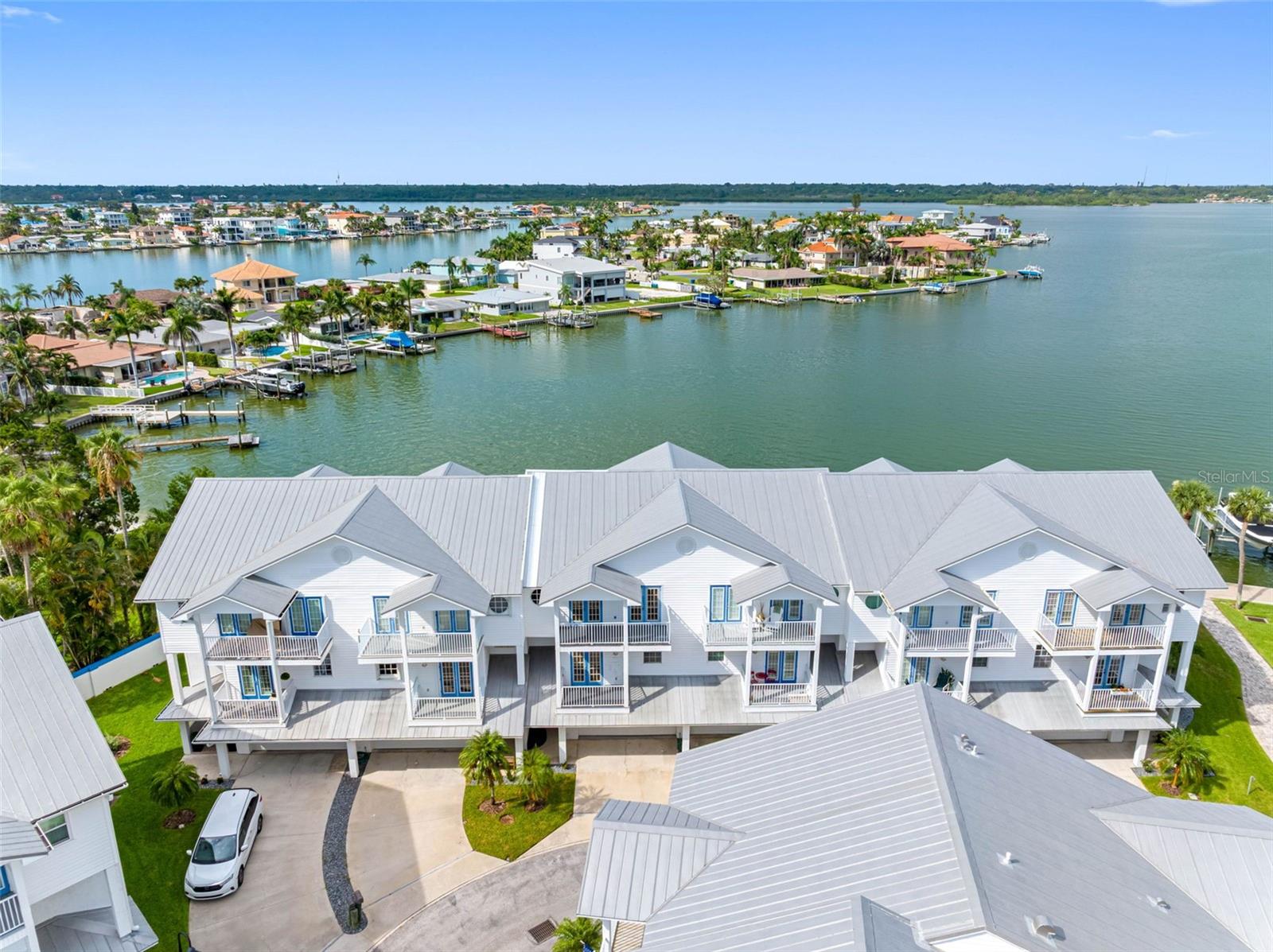 Image 36 of 41 For 113 Yacht Club Circle