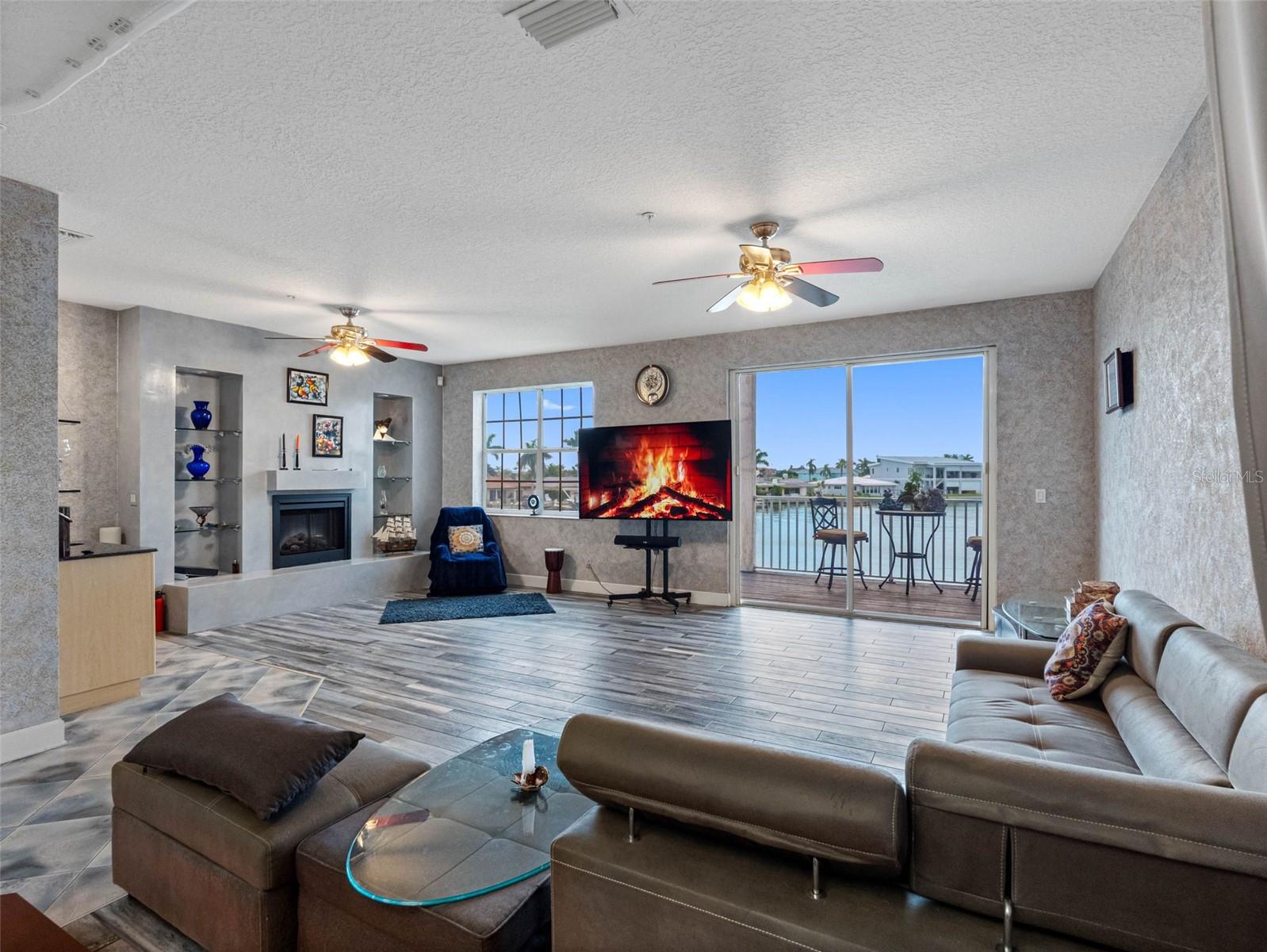 Image 5 of 41 For 113 Yacht Club Circle