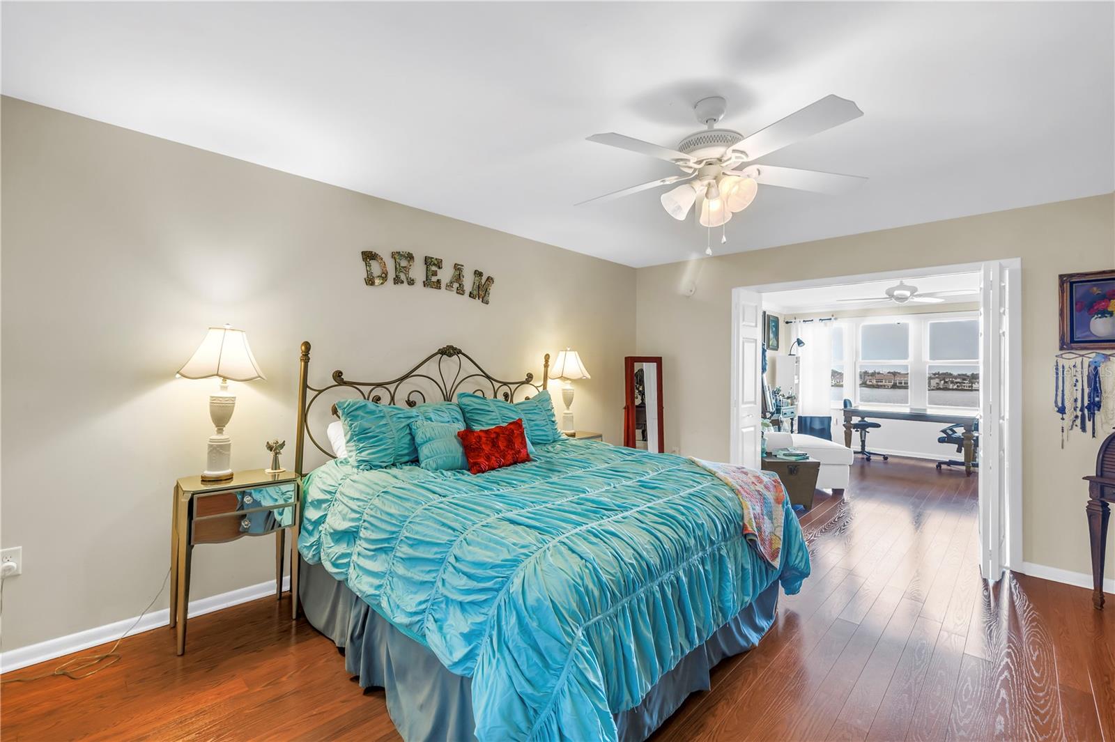 Image 21 of 63 For 5200 Brittany Drive S 503