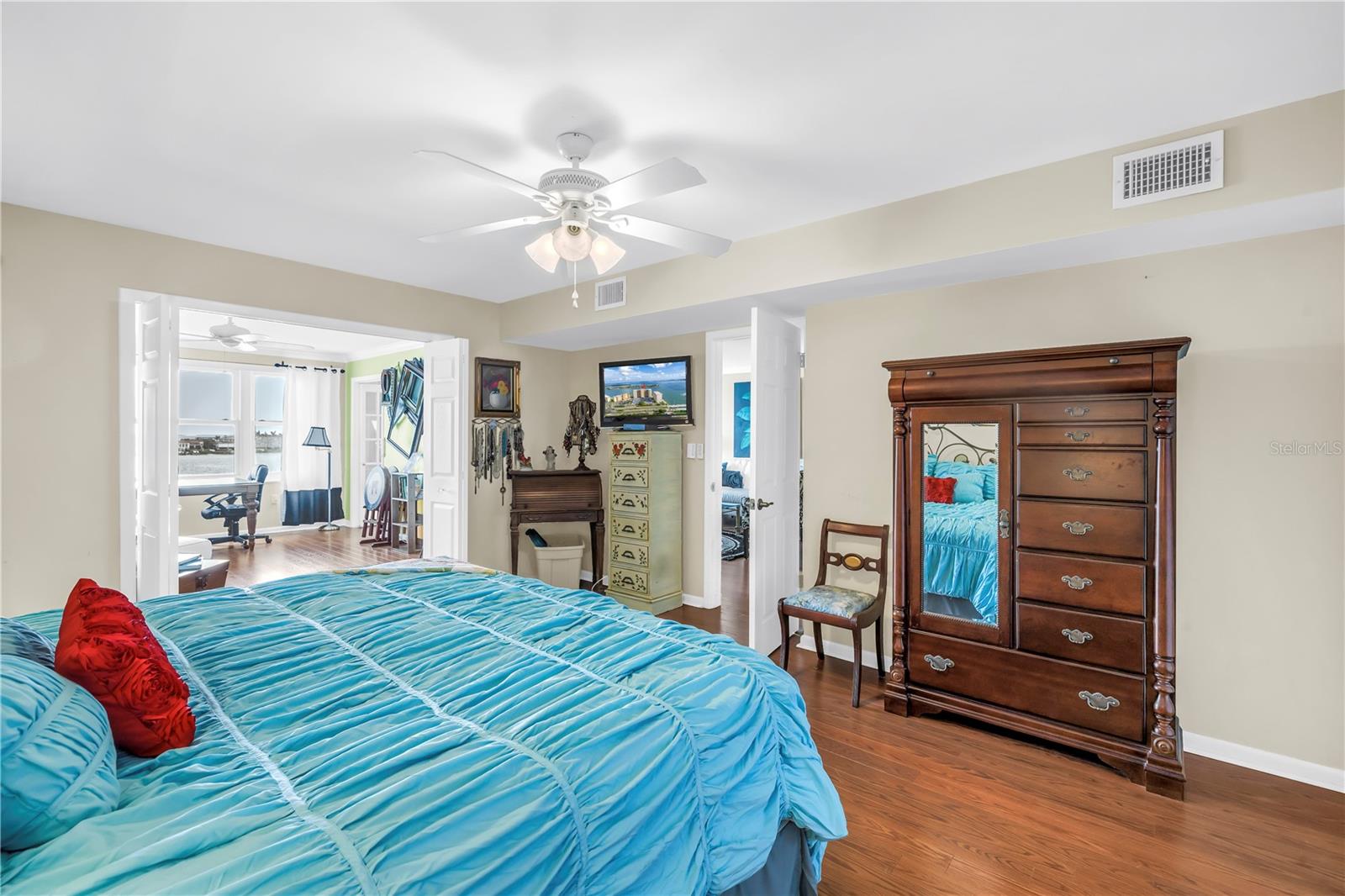 Image 22 of 63 For 5200 Brittany Drive S 503