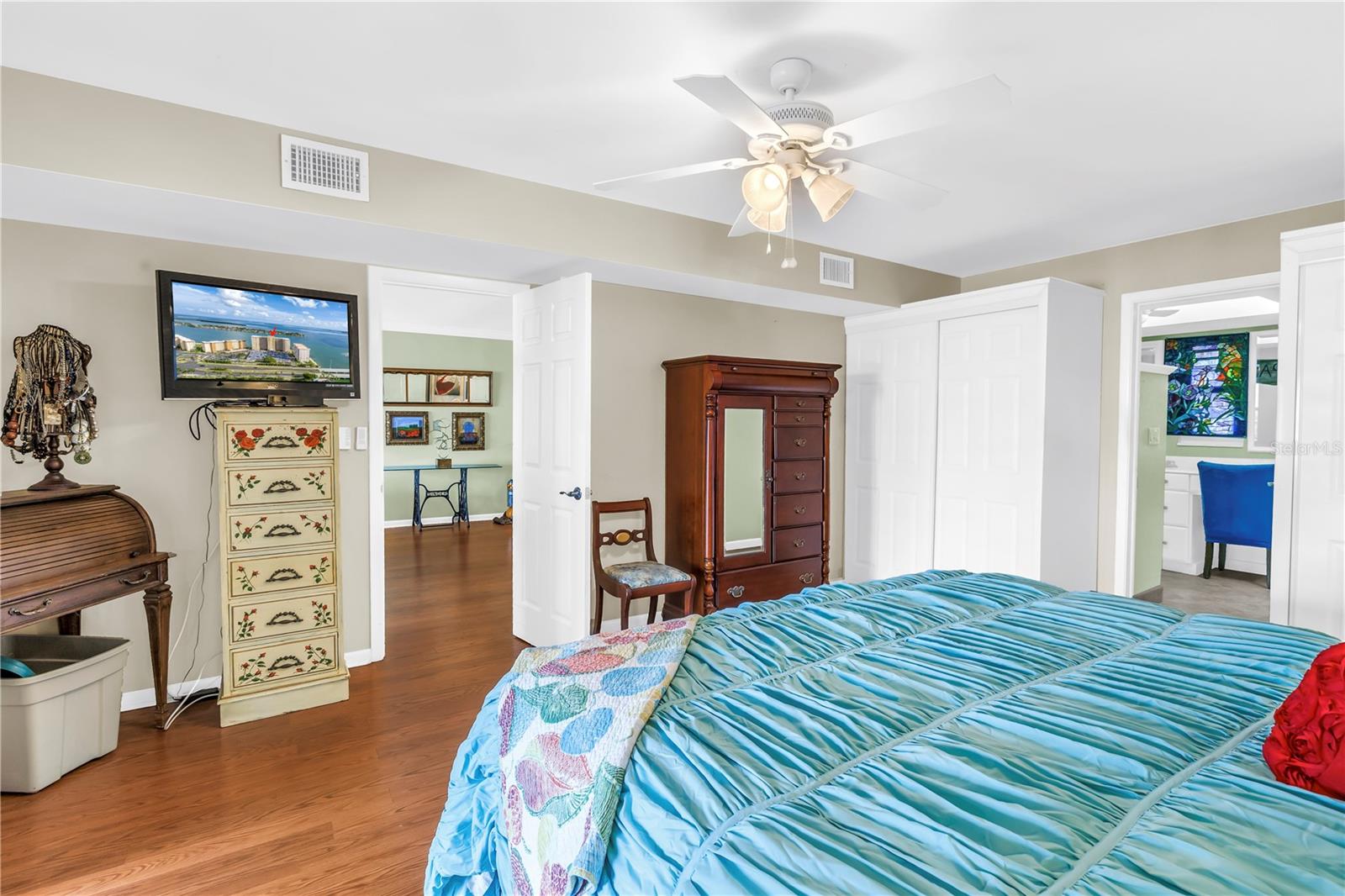 Image 23 of 63 For 5200 Brittany Drive S 503