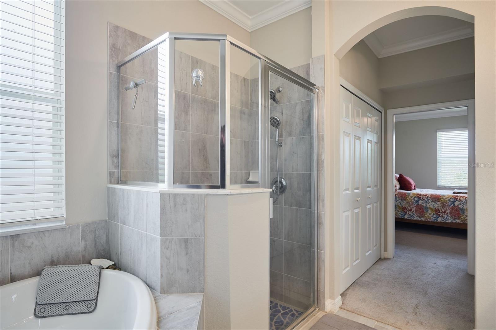 Image 15 of 27 For 17709 Woodland Court Ne