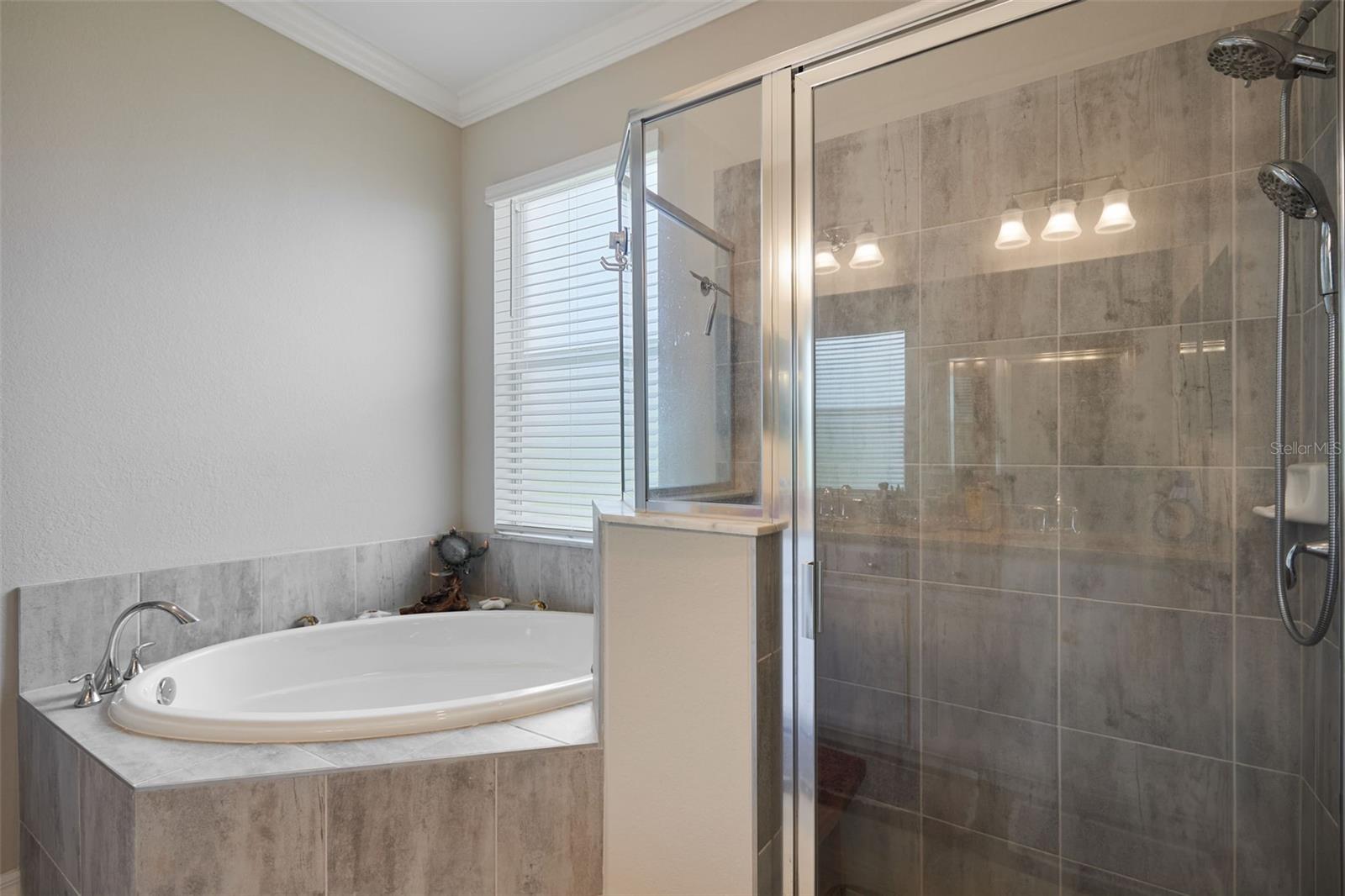 Image 16 of 27 For 17709 Woodland Court Ne
