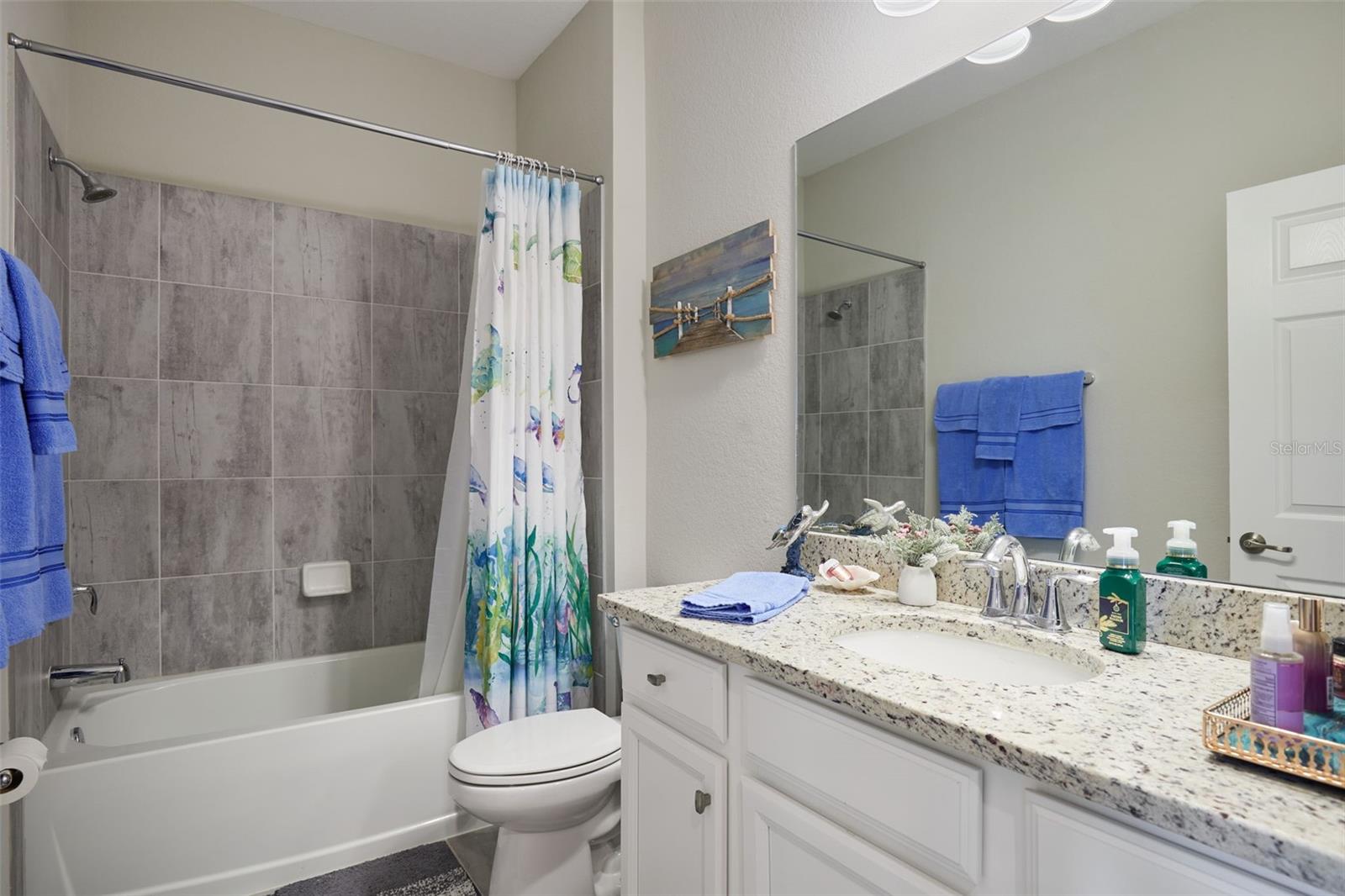 Image 18 of 27 For 17709 Woodland Court Ne