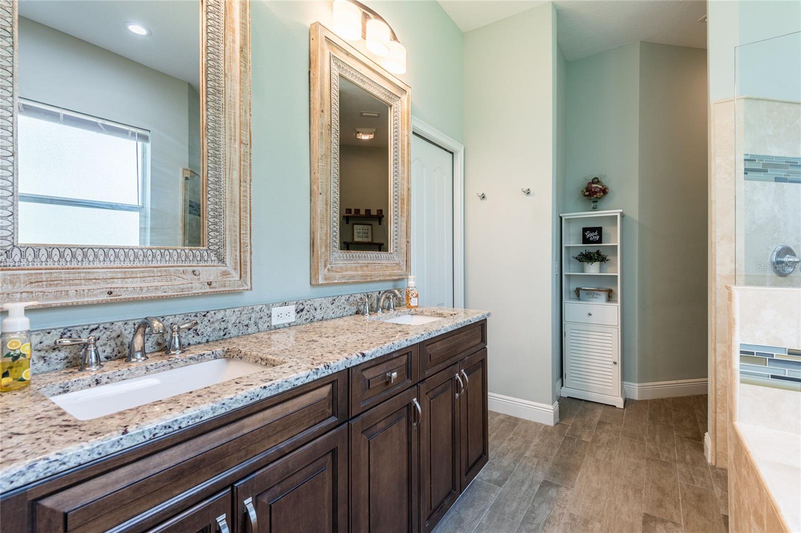 Image 26 of 51 For 27500 Elkwood Circle