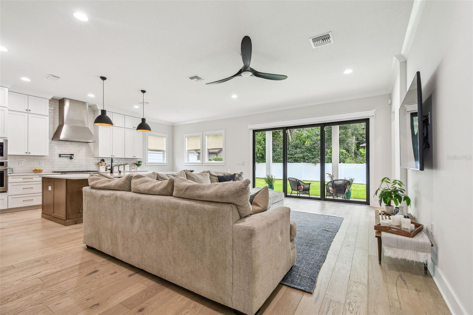 Image 8 of 51 For 3113 Harbor View Avenue