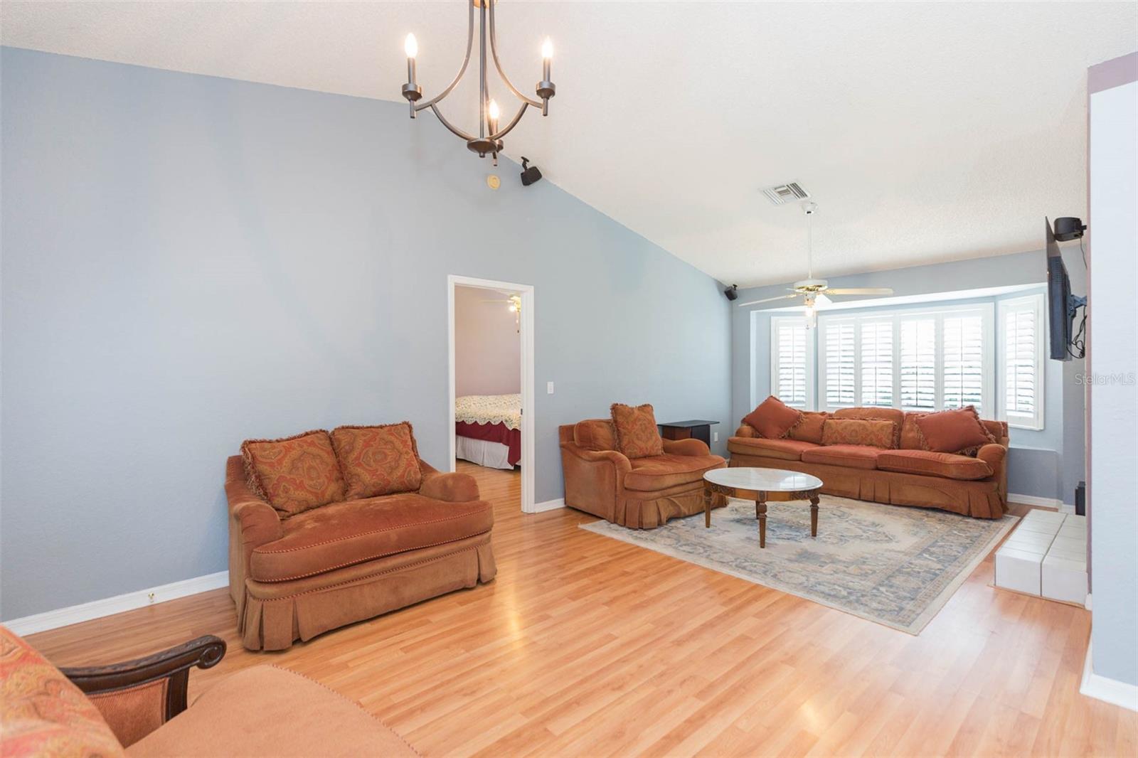 Image 12 of 46 For 6208 Huntington Drive