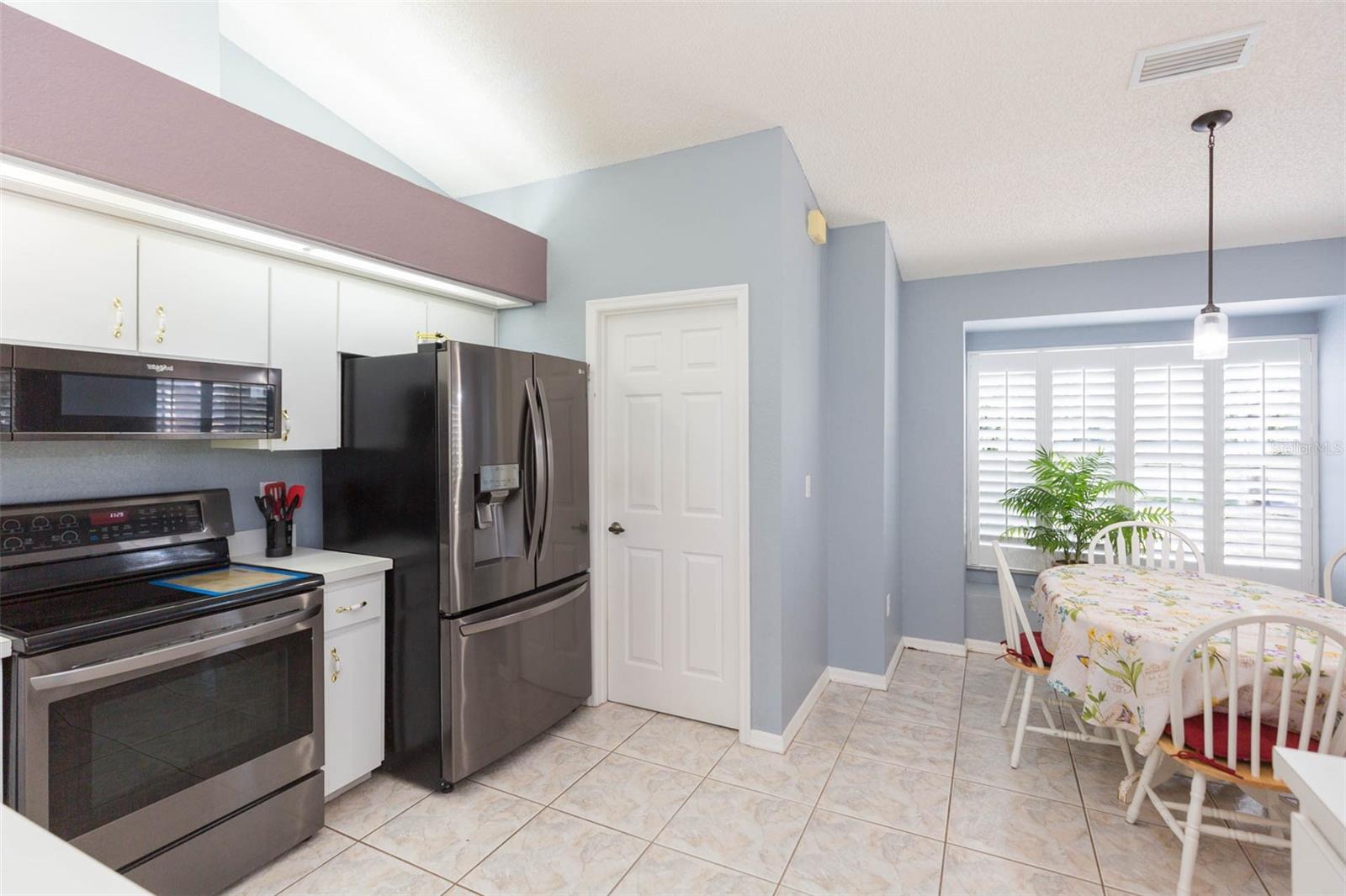 Image 16 of 46 For 6208 Huntington Drive