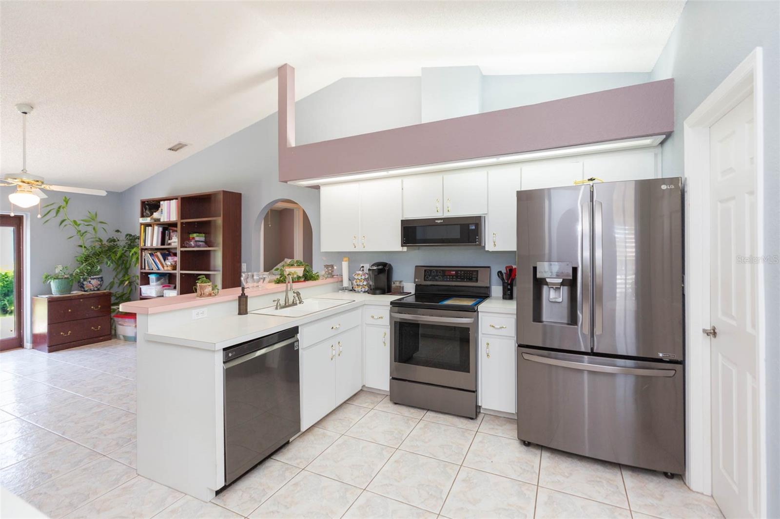 Image 17 of 46 For 6208 Huntington Drive