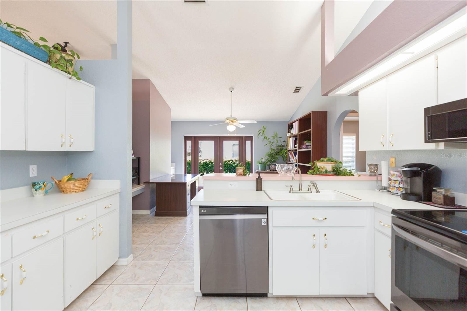 Image 22 of 46 For 6208 Huntington Drive