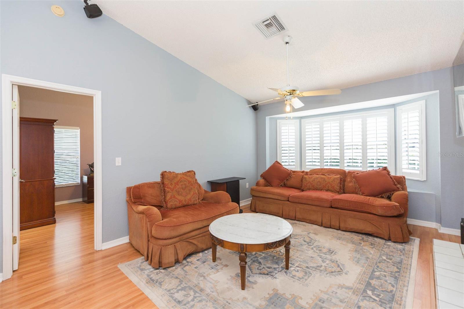 Image 4 of 46 For 6208 Huntington Drive
