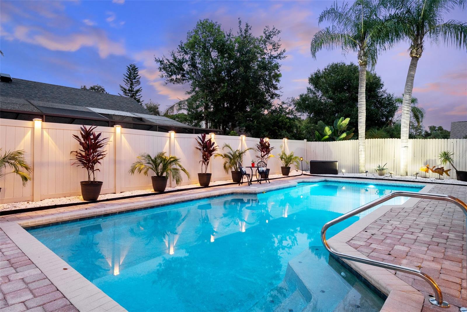 Listing photo id 10 for 4707 Cresson Court