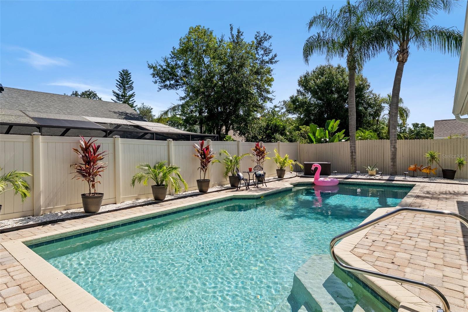 Listing photo id 11 for 4707 Cresson Court