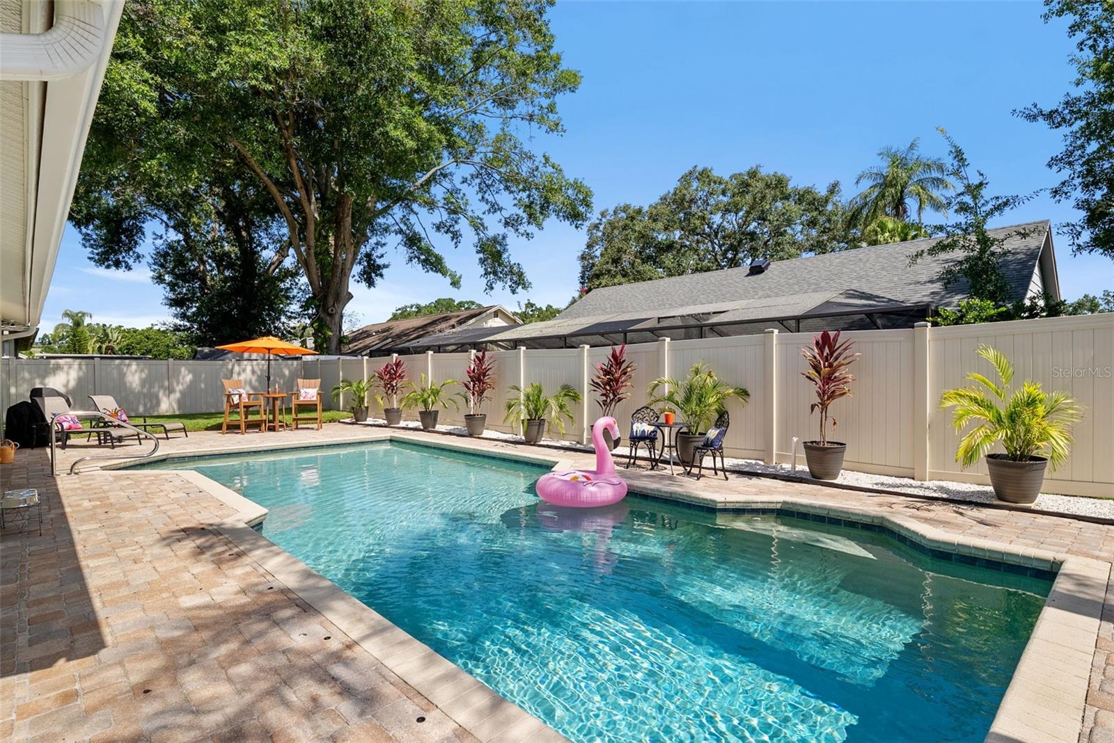 Listing photo id 16 for 4707 Cresson Court