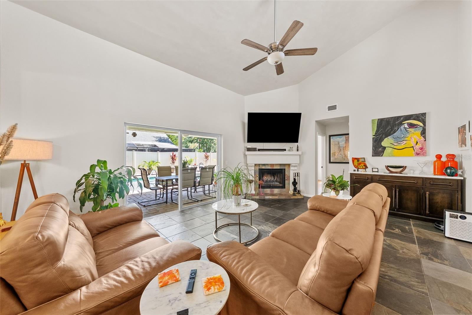 Listing photo id 20 for 4707 Cresson Court