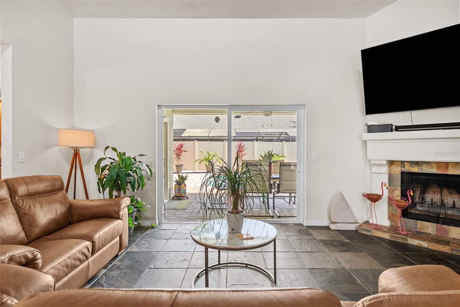 Listing photo id 22 for 4707 Cresson Court