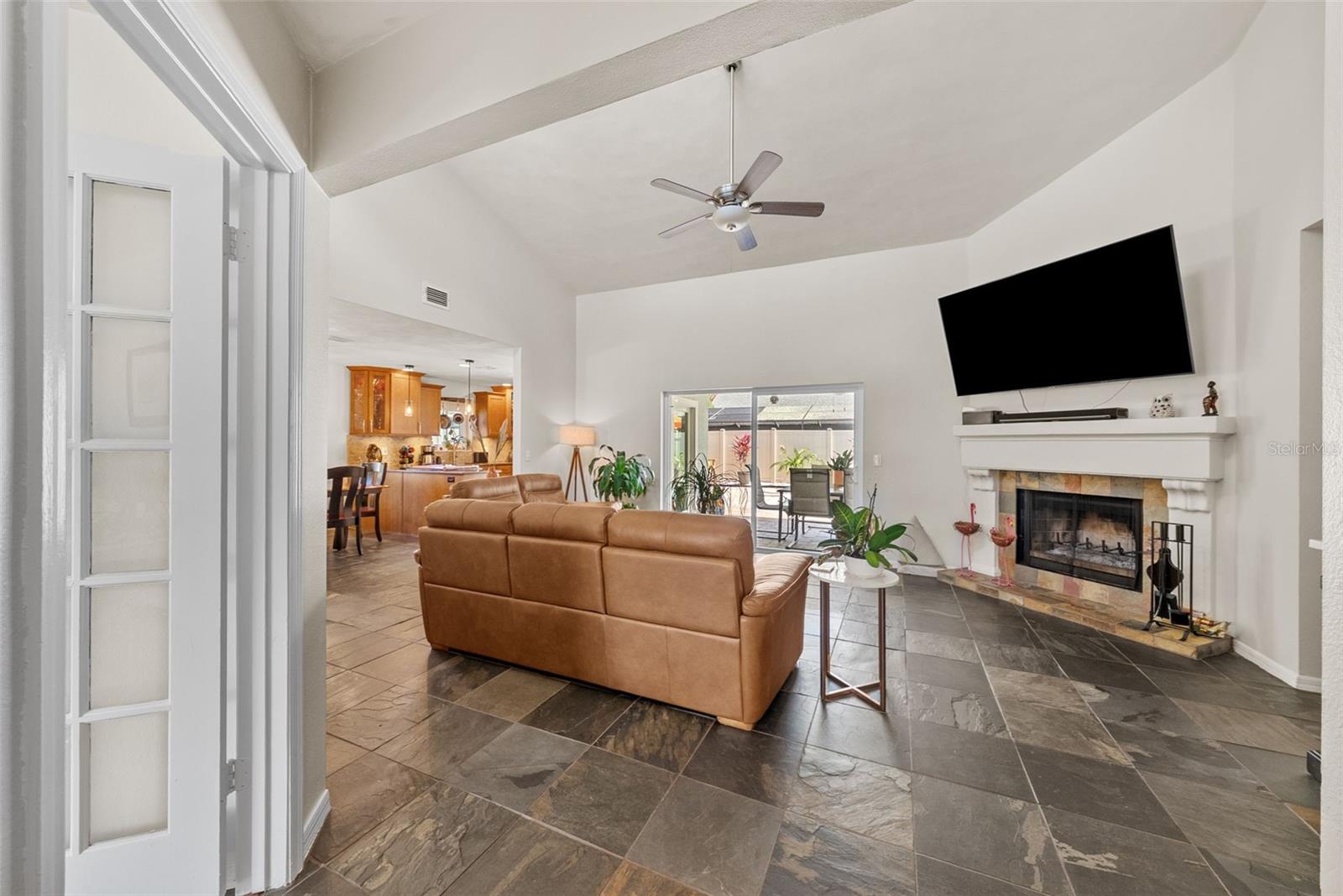 Listing photo id 25 for 4707 Cresson Court