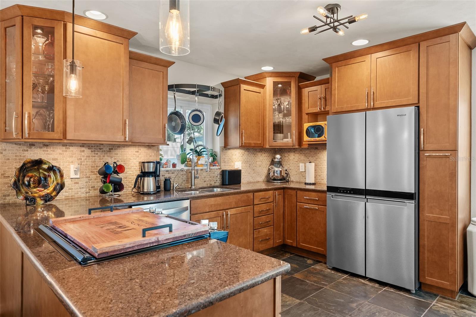 Listing photo id 26 for 4707 Cresson Court