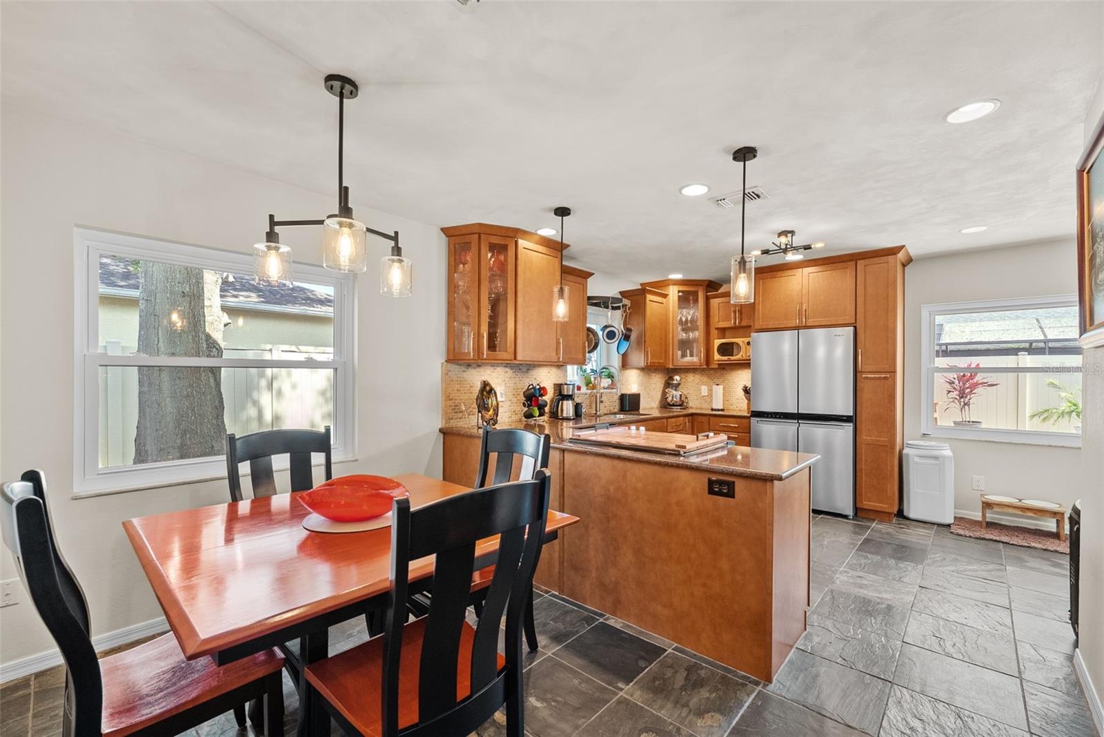 Listing photo id 29 for 4707 Cresson Court