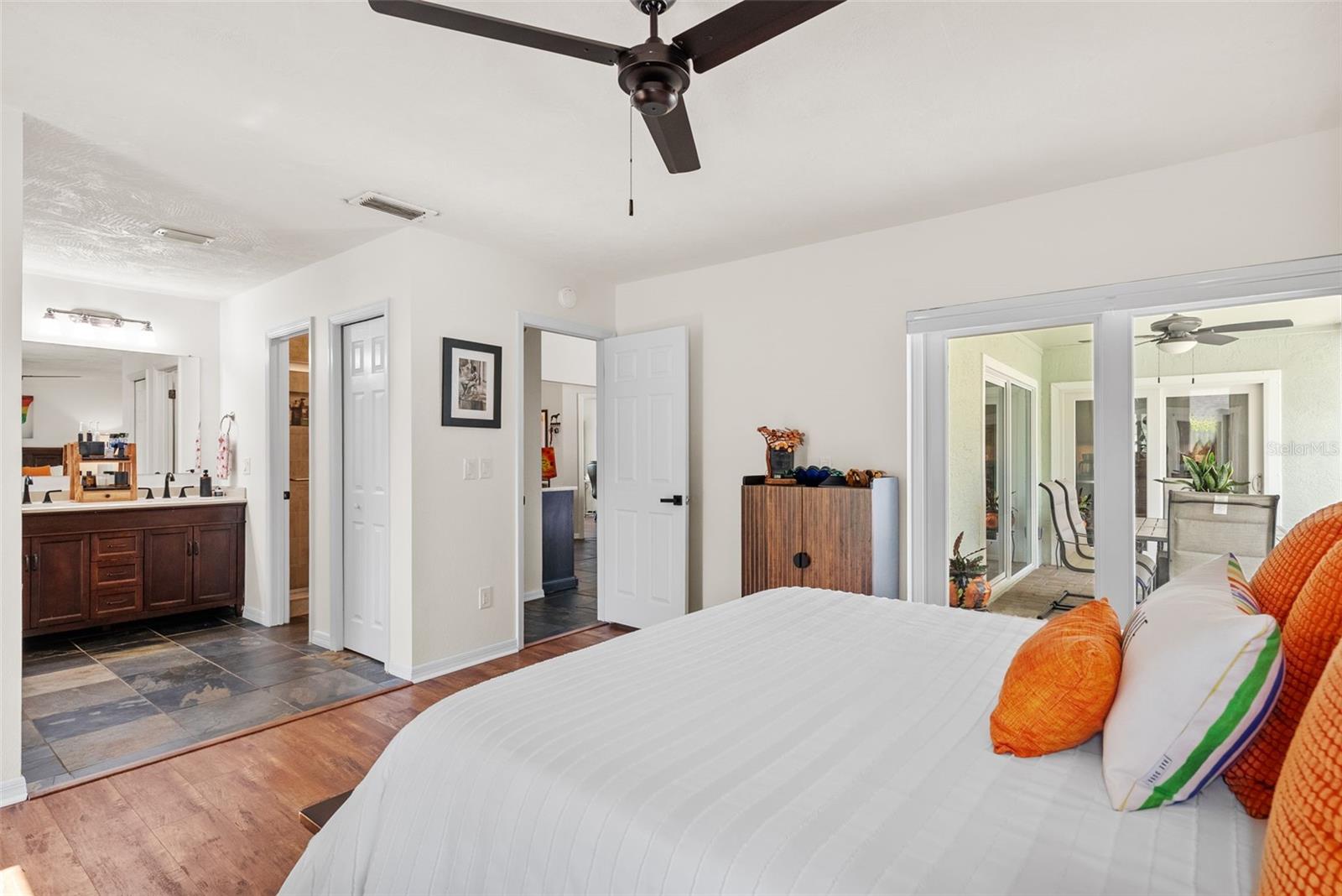 Listing photo id 34 for 4707 Cresson Court