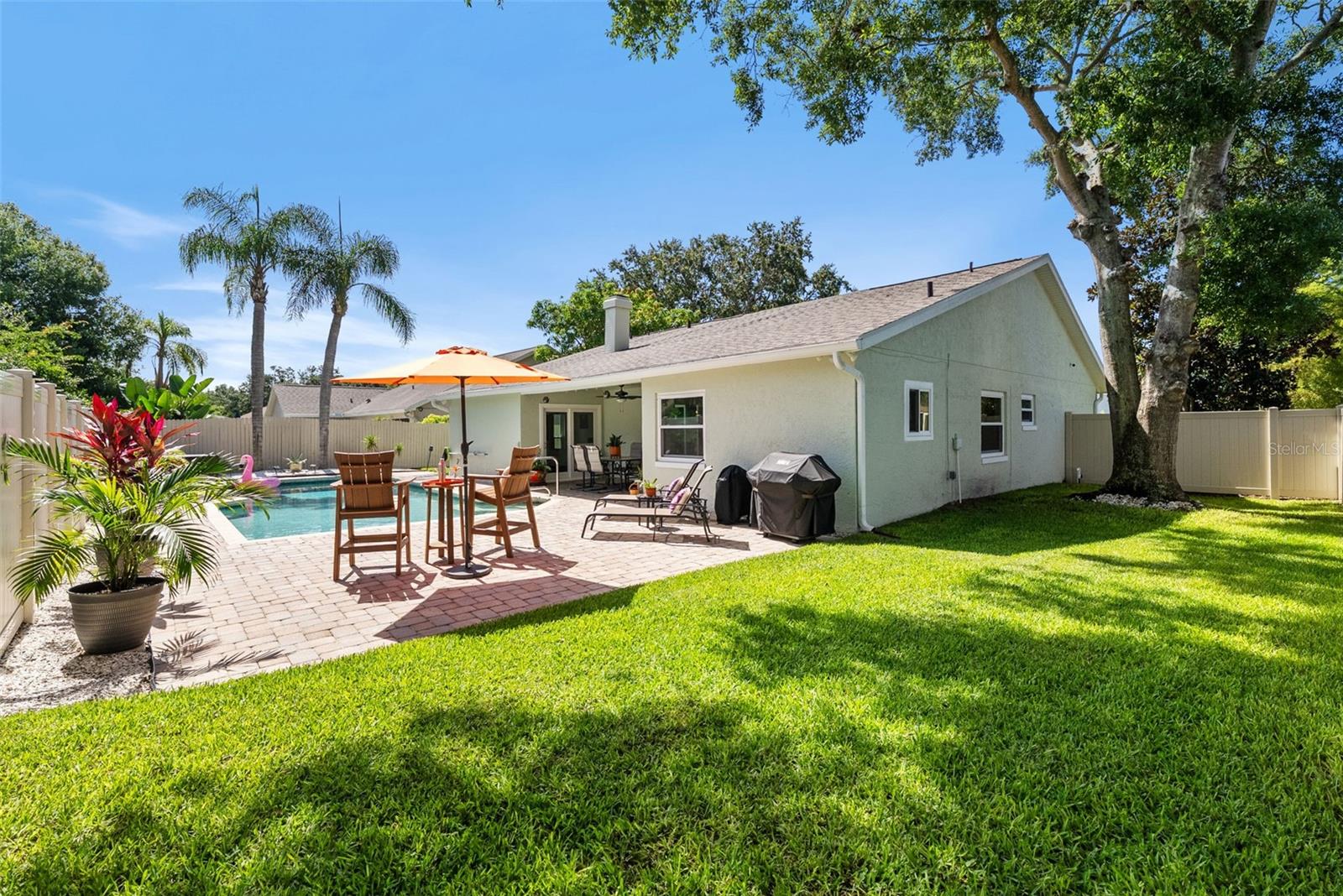 Listing photo id 2 for 4707 Cresson Court