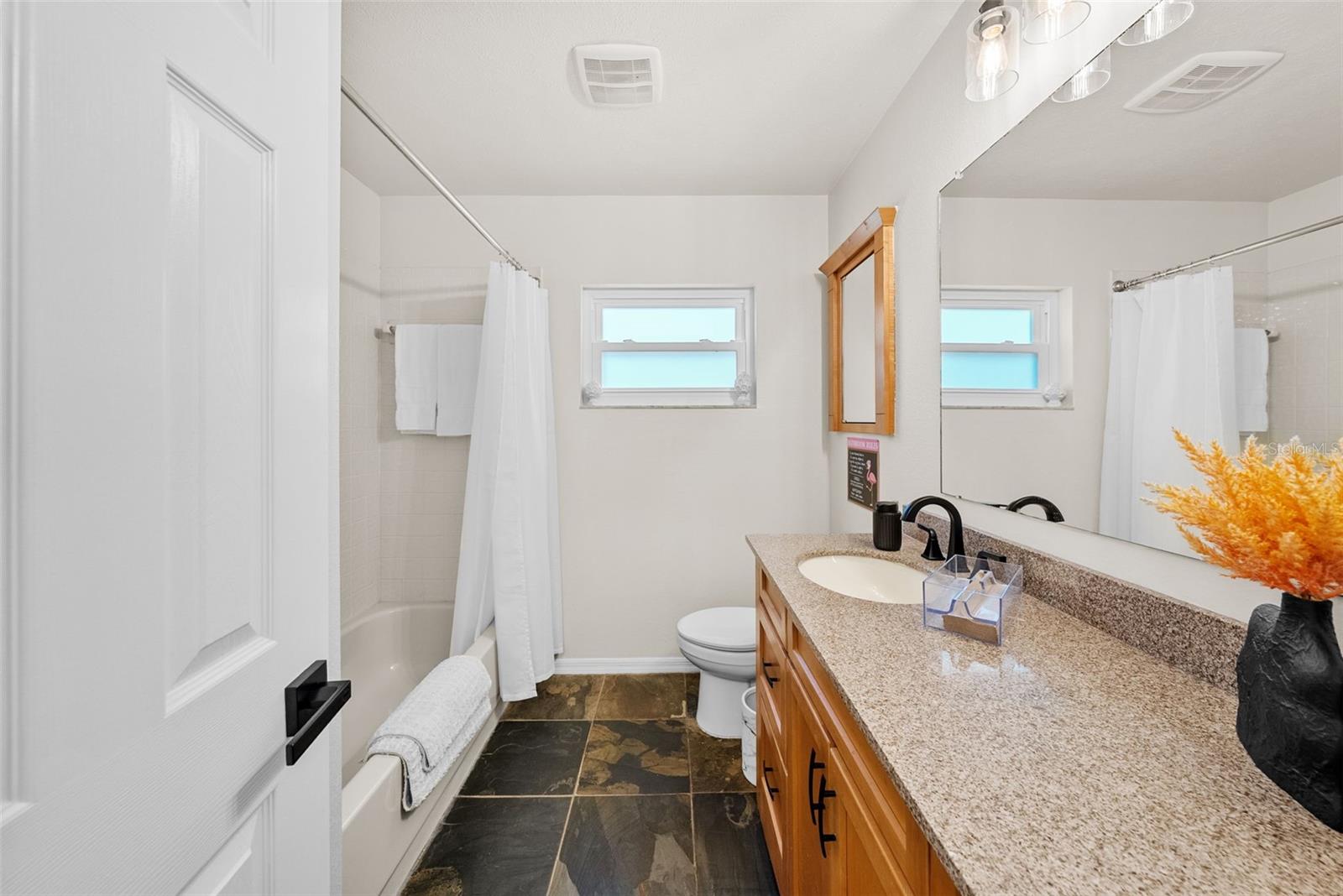 Listing photo id 39 for 4707 Cresson Court