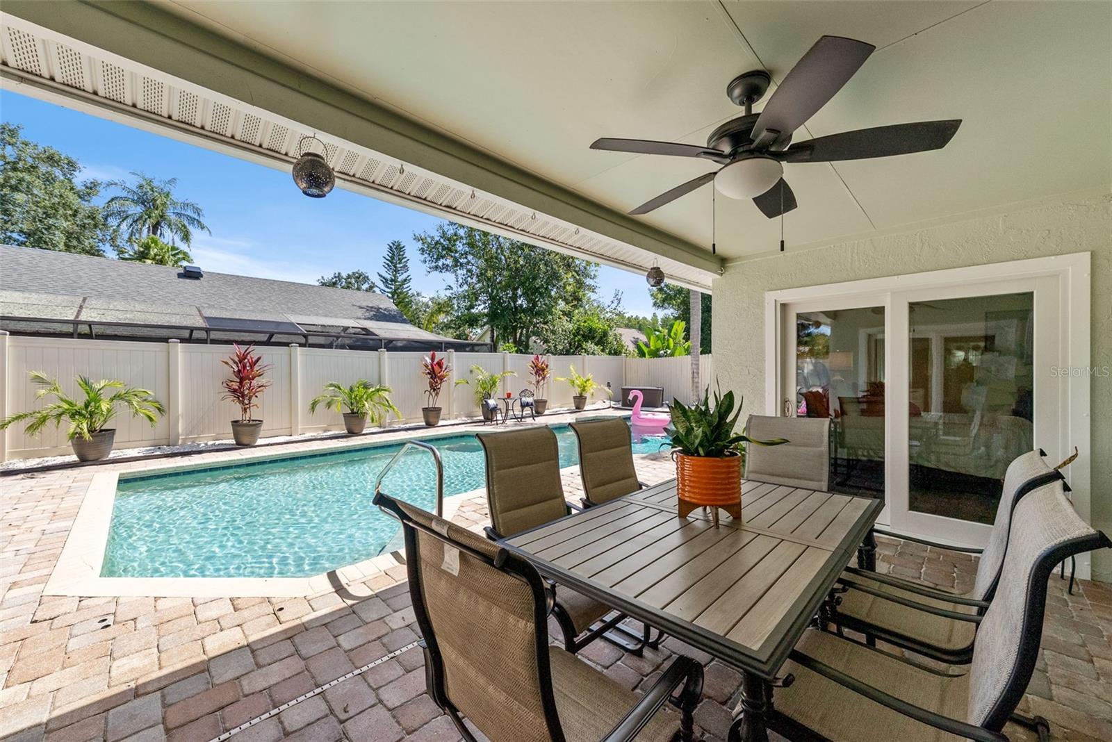 Listing photo id 5 for 4707 Cresson Court