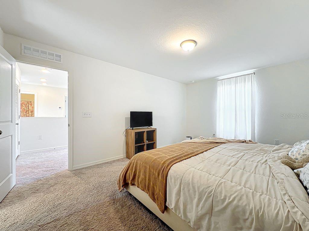 Image 18 of 36 For 17209 Sabrina Circle