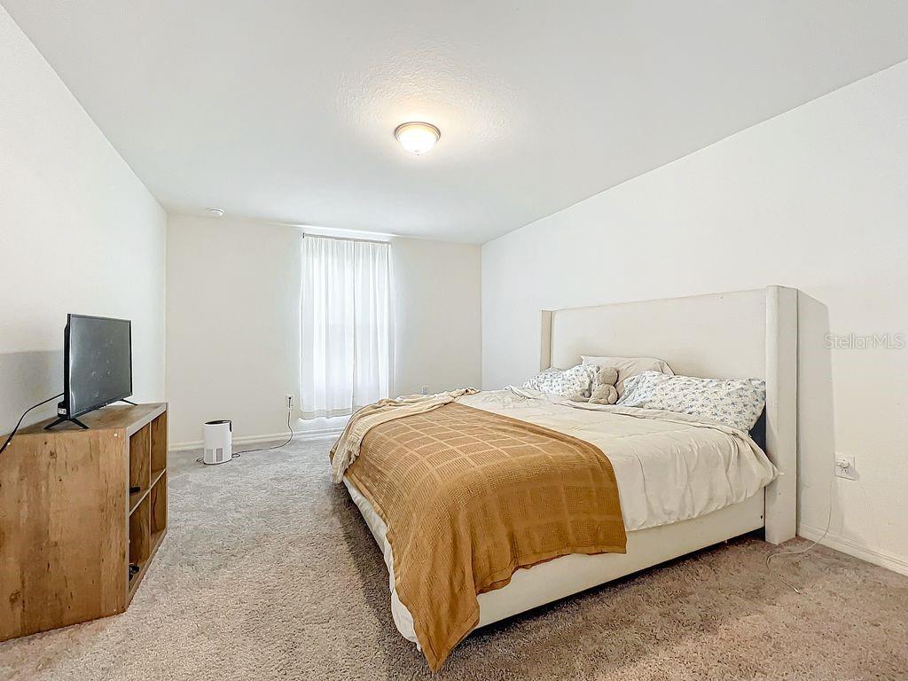 Image 19 of 36 For 17209 Sabrina Circle