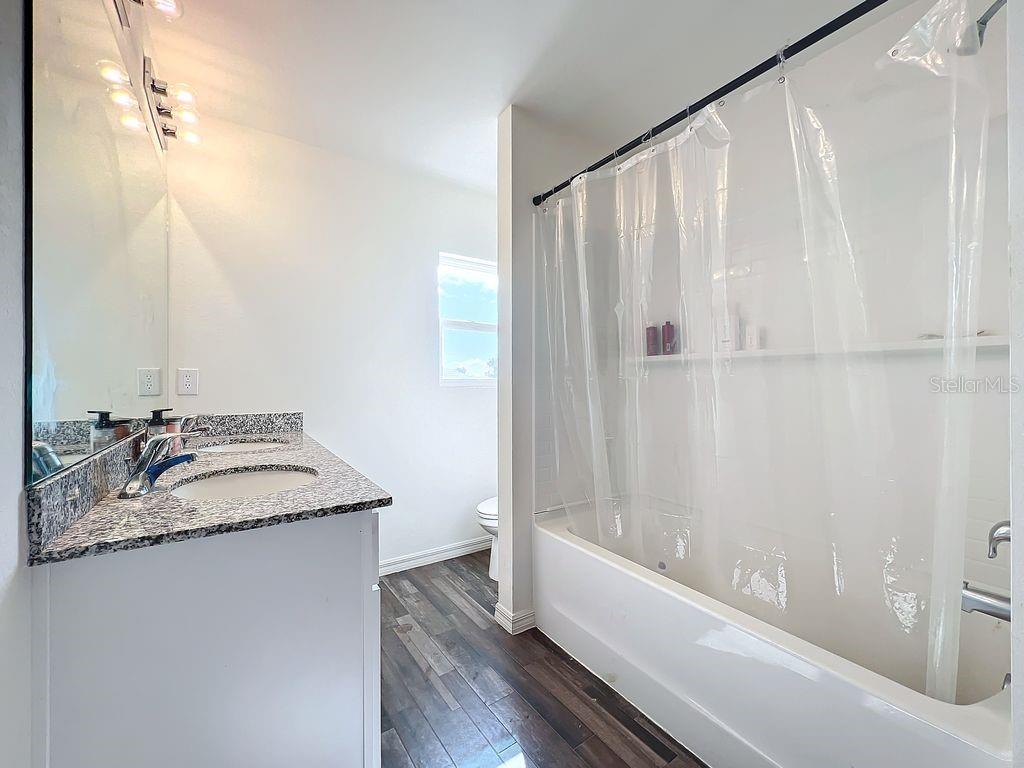 Image 21 of 36 For 17209 Sabrina Circle