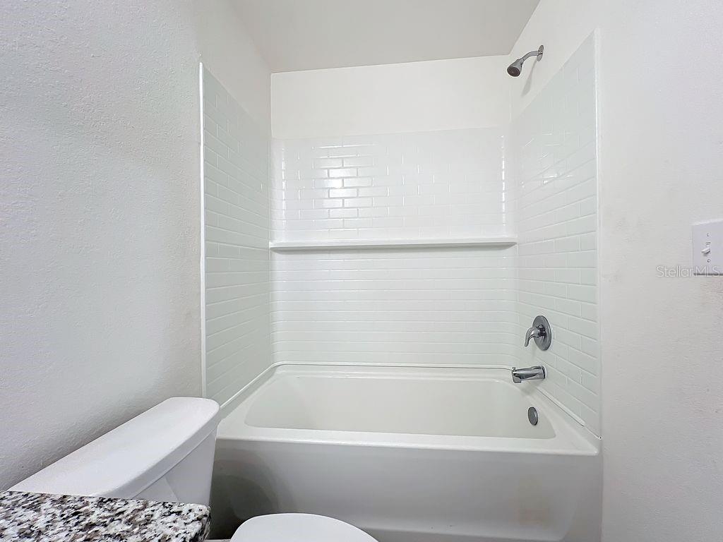 Image 25 of 36 For 17209 Sabrina Circle