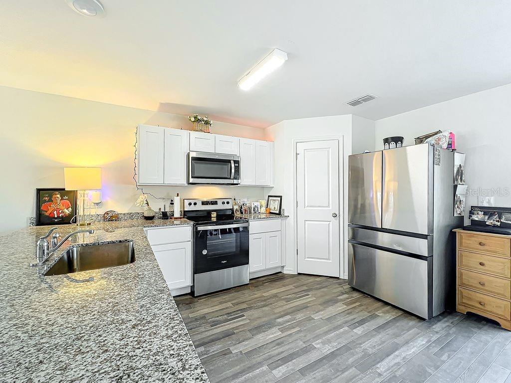 Image 7 of 36 For 17209 Sabrina Circle