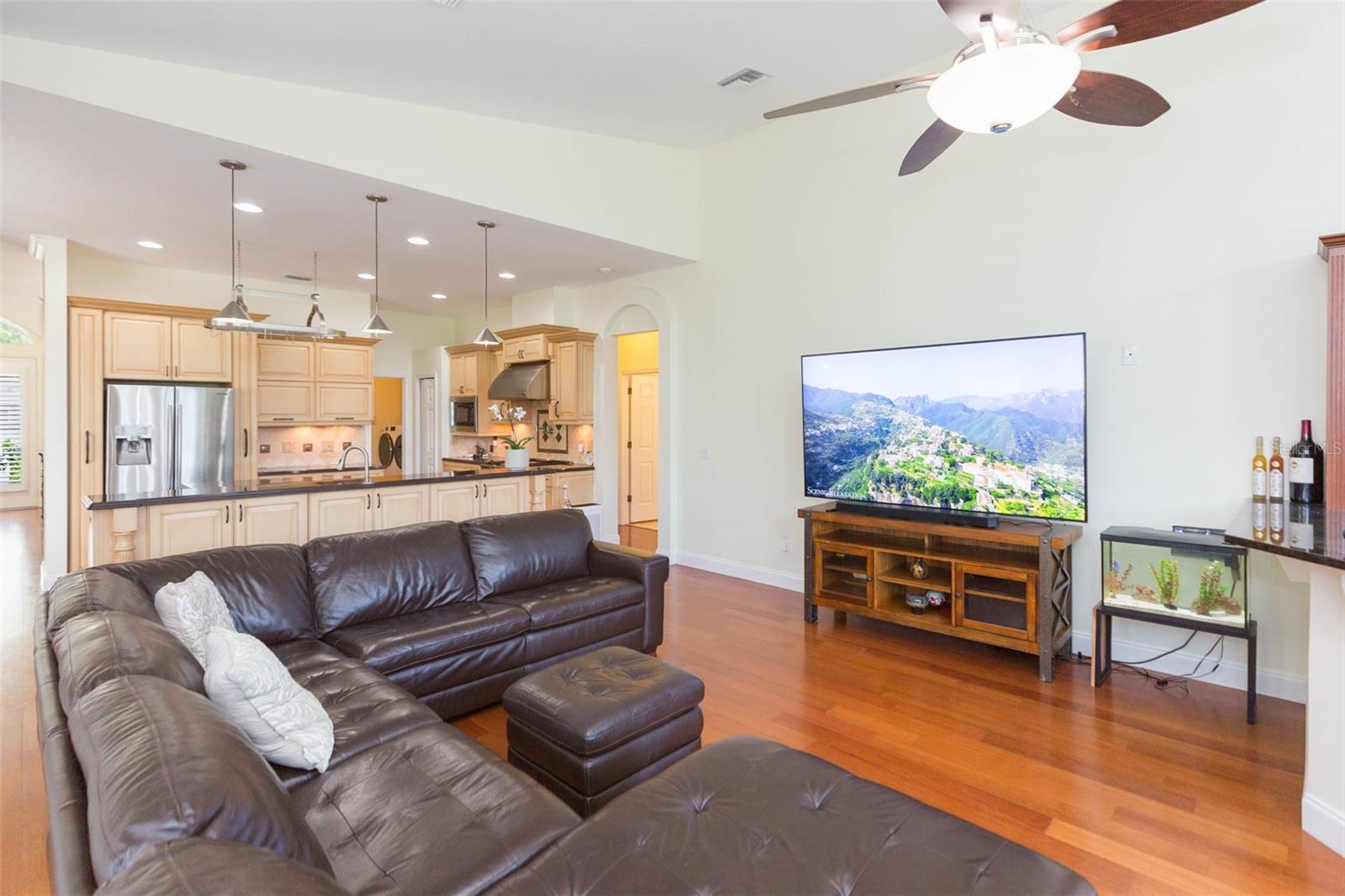 Image 20 of 65 For 18111 Diamond Cove Court