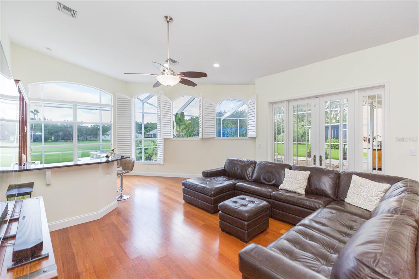 Image 21 of 65 For 18111 Diamond Cove Court