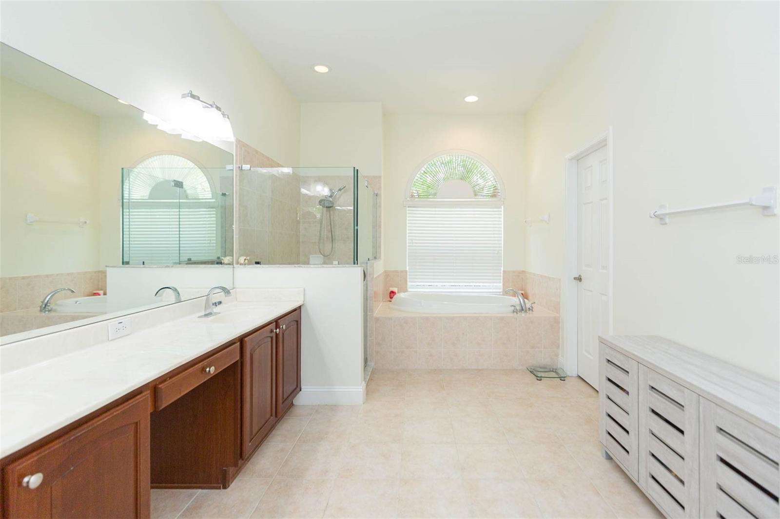 Image 30 of 65 For 18111 Diamond Cove Court