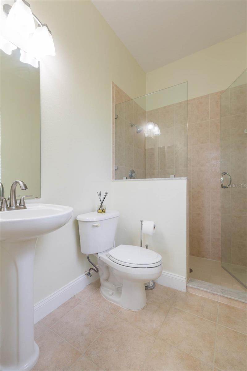 Image 40 of 65 For 18111 Diamond Cove Court