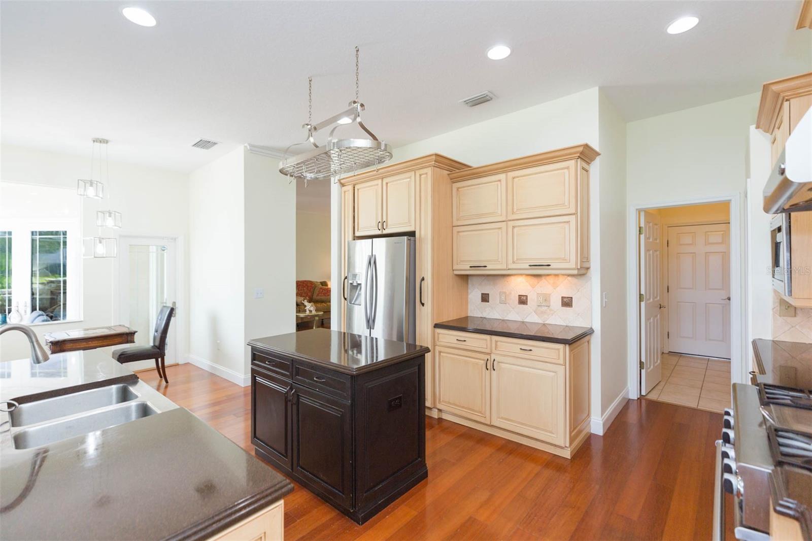 Image 7 of 65 For 18111 Diamond Cove Court