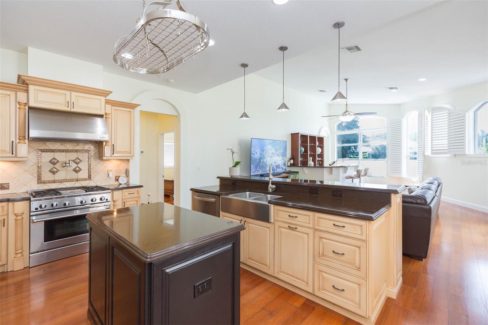 Image 9 of 65 For 18111 Diamond Cove Court