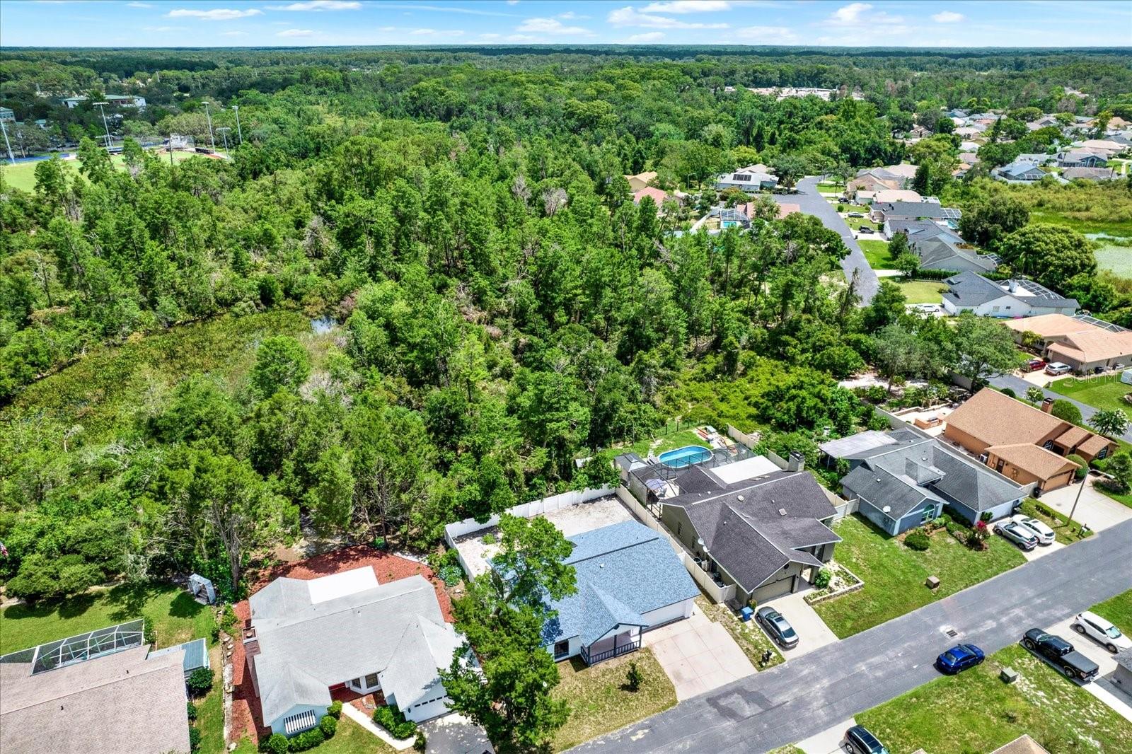 Listing photo id 27 for 10319 Alberta Court