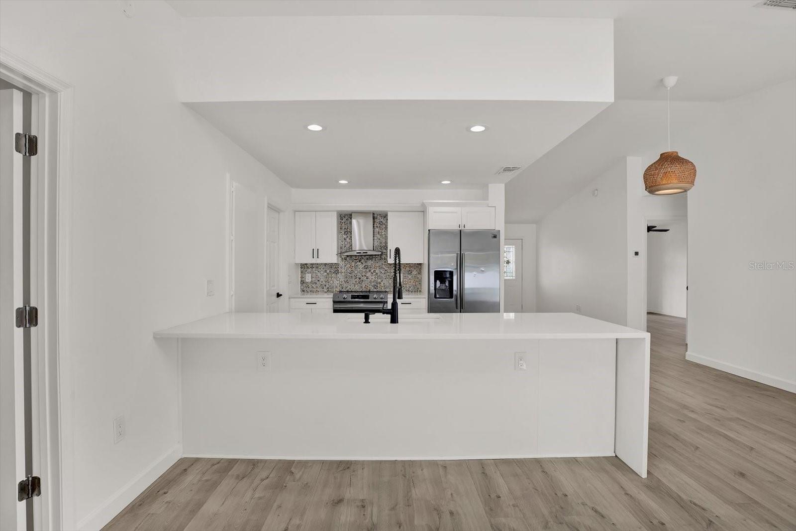 Listing photo id 5 for 10319 Alberta Court