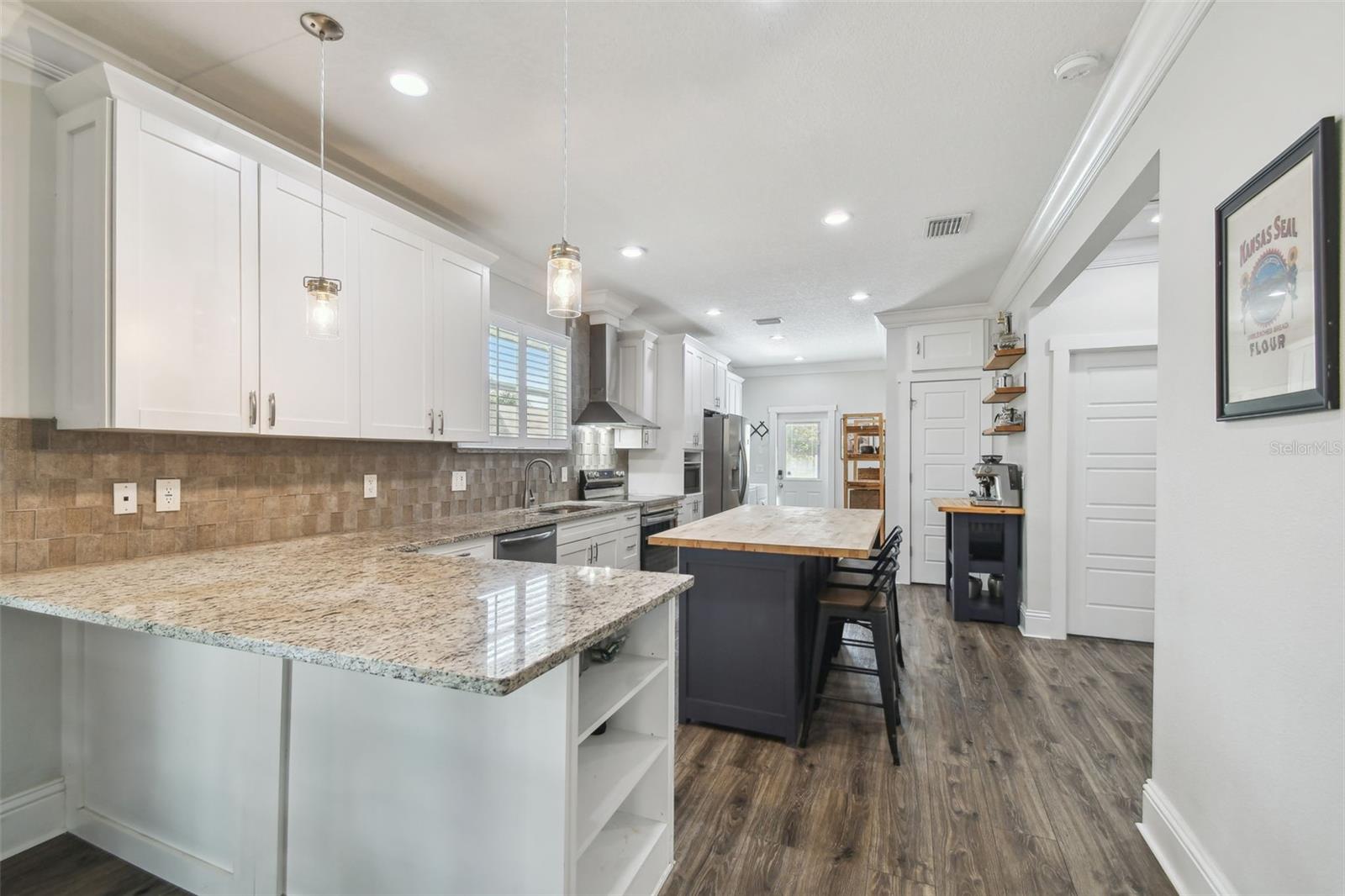 Image 10 of 35 For 204 Tampania Avenue