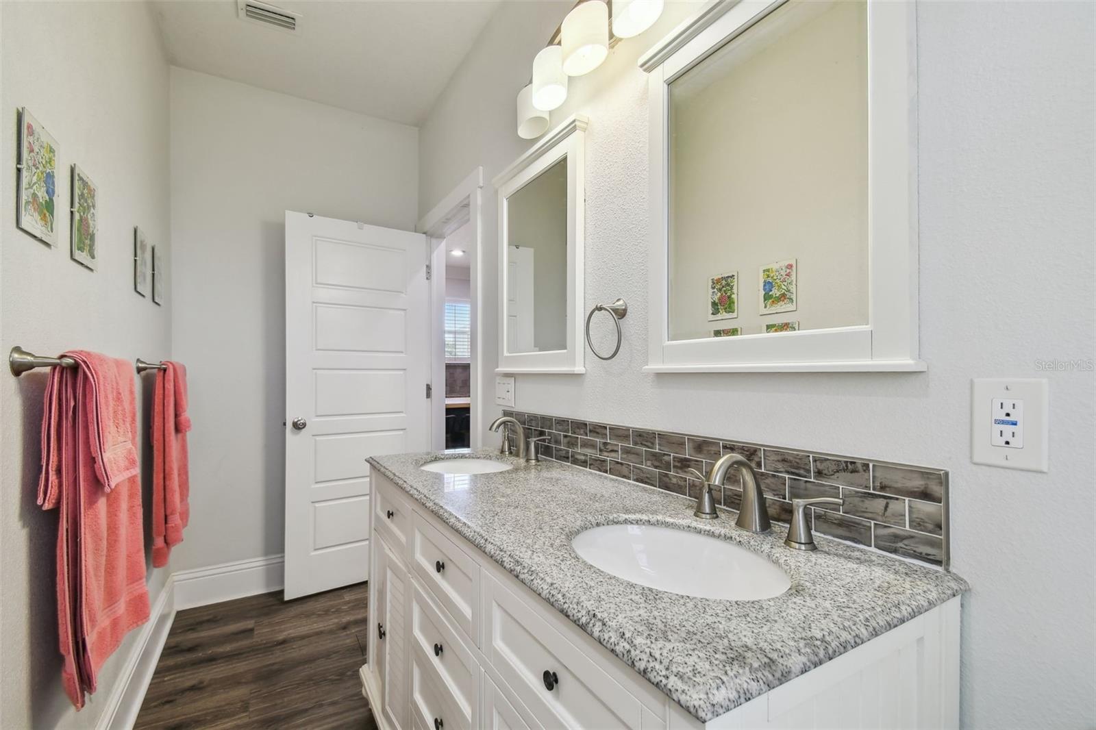 Image 23 of 35 For 204 Tampania Avenue