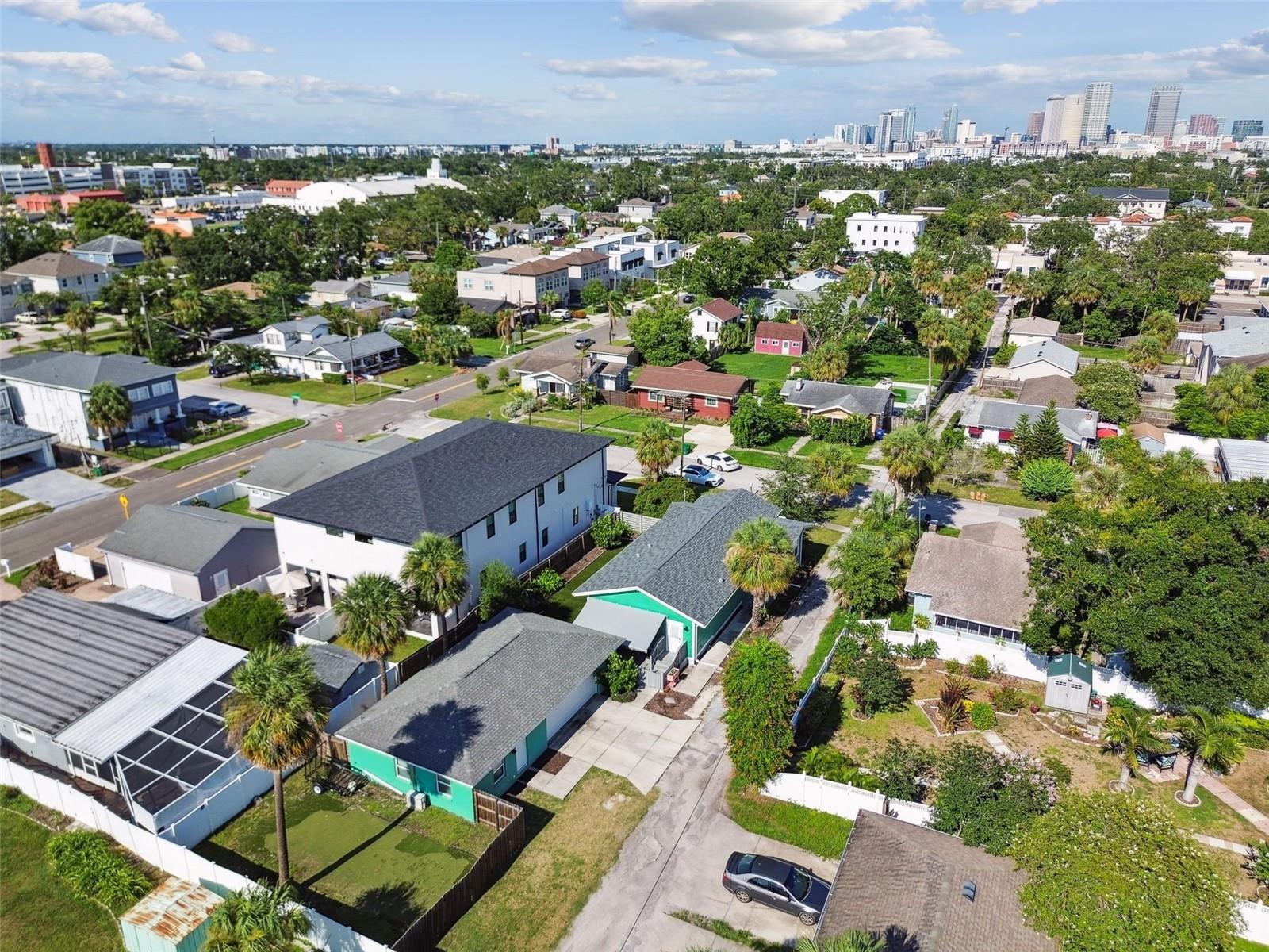 Image 4 of 35 For 204 Tampania Avenue