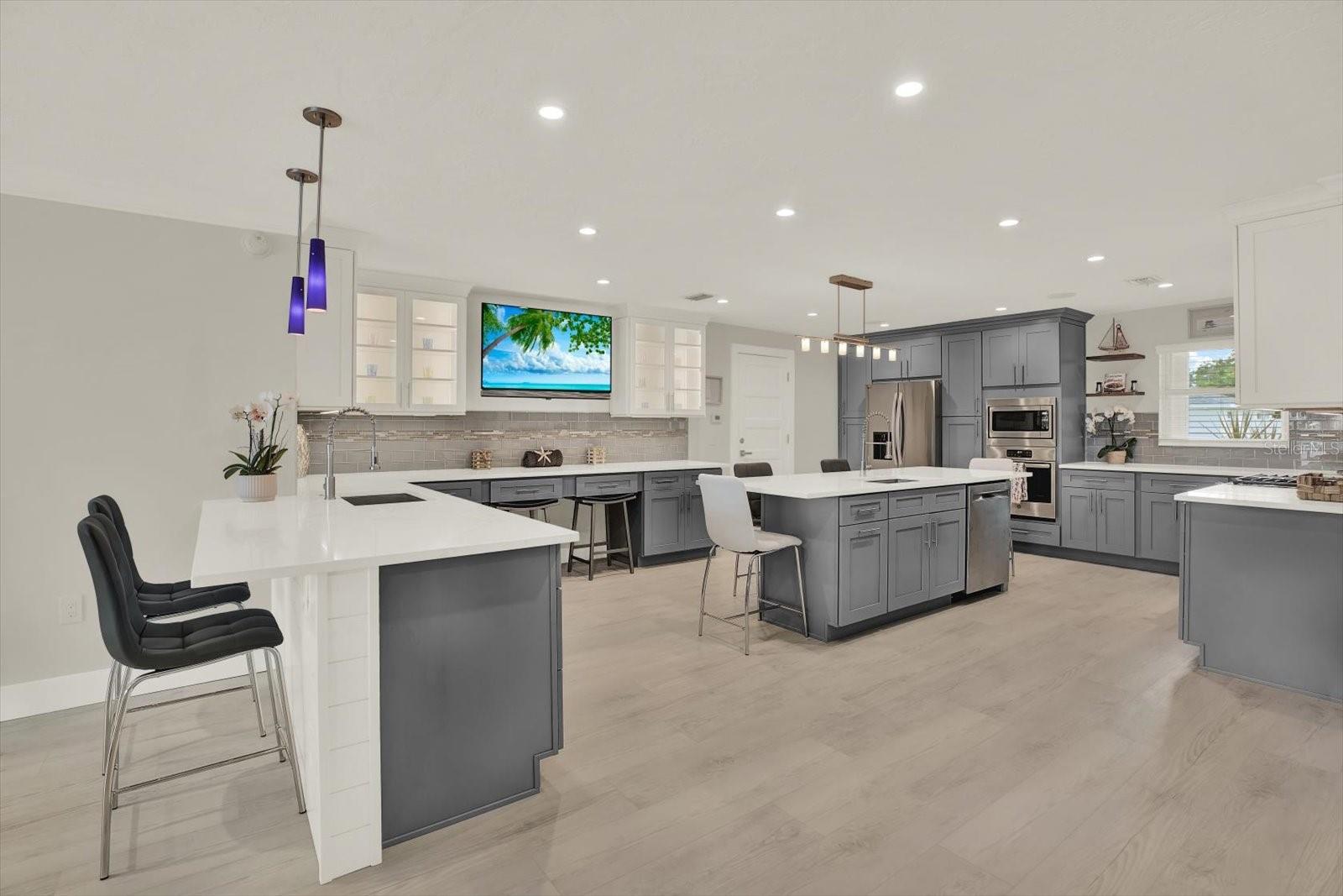 Listing photo id 4 for 11890 Walker Avenue