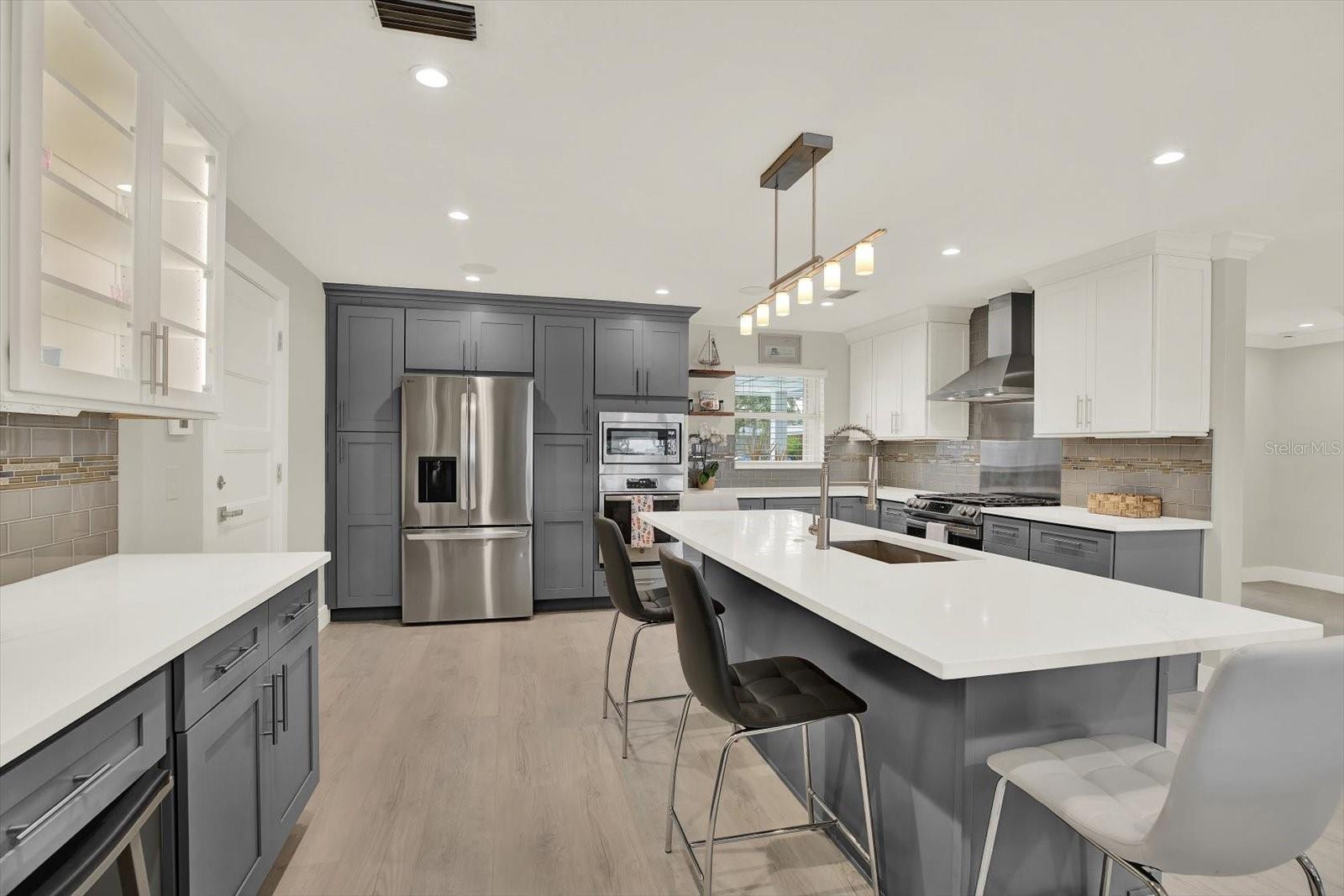Listing photo id 5 for 11890 Walker Avenue