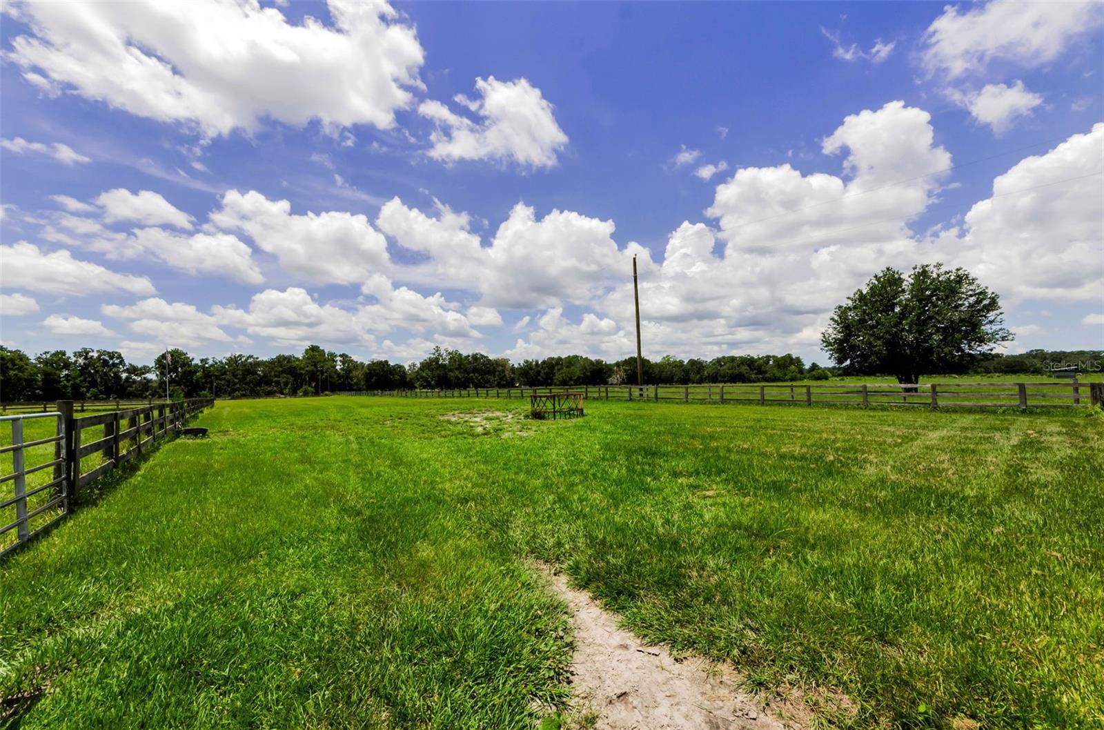 Image 14 of 95 For 22327 Mizell Road